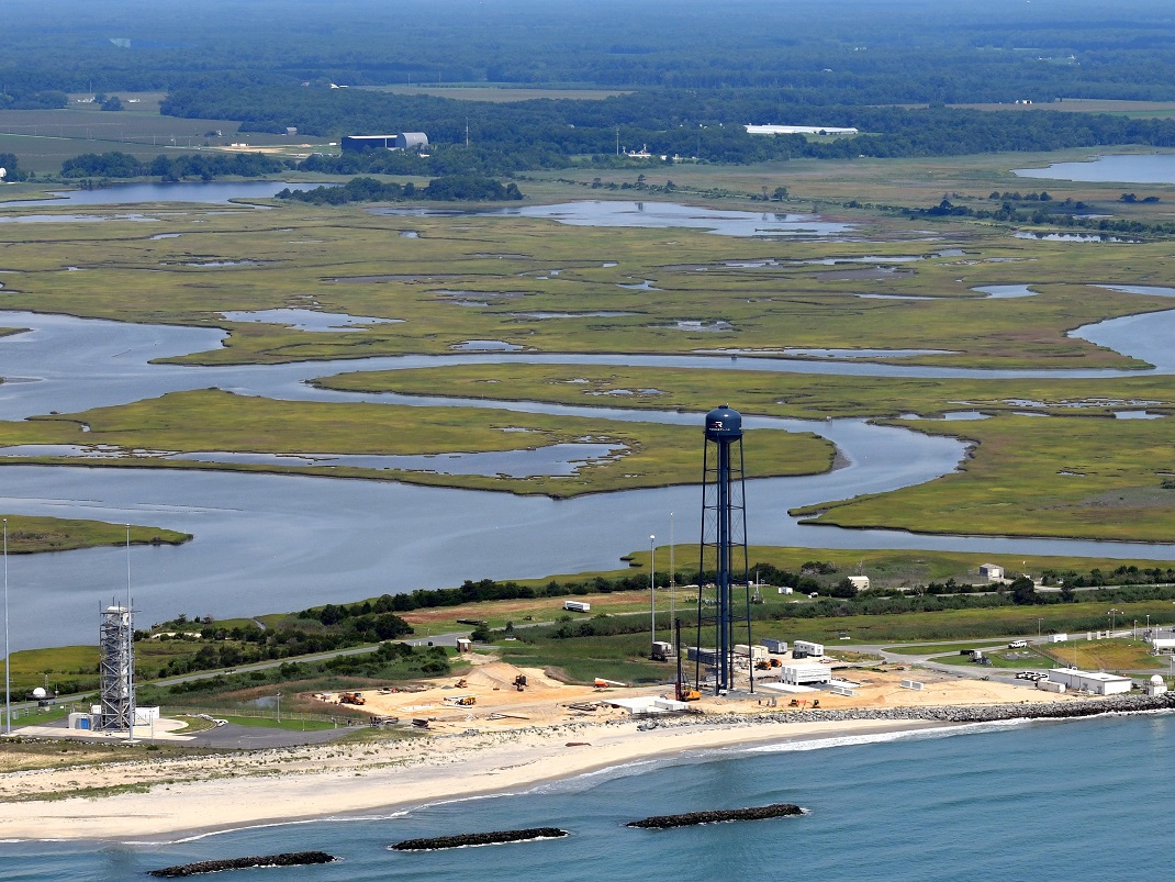 LC 3 pad with AIC buildings in the background2.jpg sml